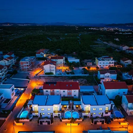 Essenza Mare In With Private Pool & Pet Friendly - Only 650 Meters From The *