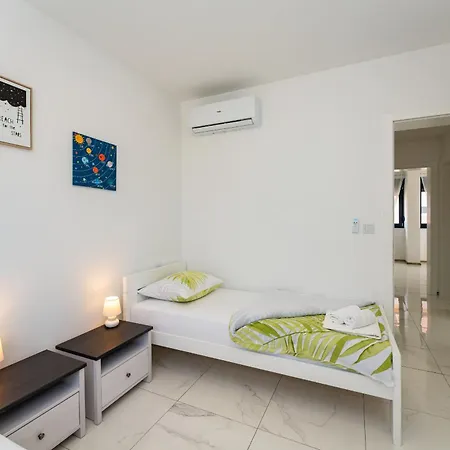 Villa Essenza Mare In With Private Pool & Pet Friendly - Only 650 Meters From The Vodice