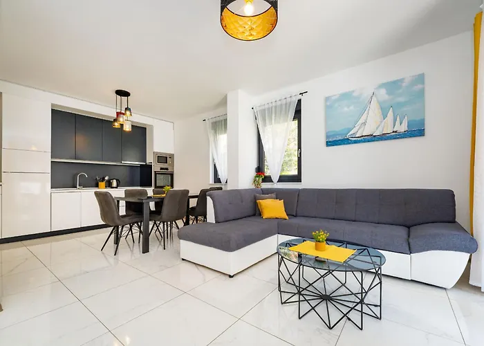 Essenza Mare In With Private Pool & Pet Friendly - Only 650 Meters From The