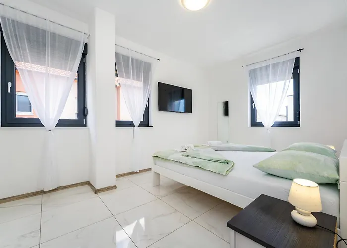 Essenza Mare In With Private Pool & Pet Friendly - Only 650 Meters From The *