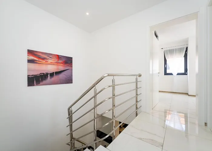 Essenza Mare In With Private Pool & Pet Friendly - Only 650 Meters From The *