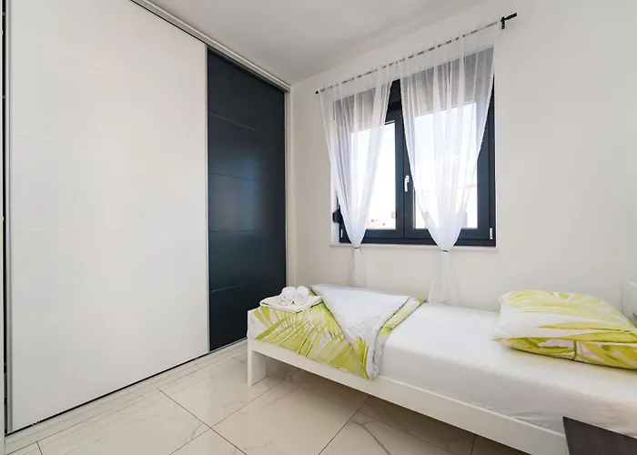 Essenza Mare In With Private Pool & Pet Friendly - Only 650 Meters From The Villa *