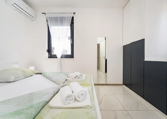 Essenza Mare In With Private Pool & Pet Friendly - Only 650 Meters From The Villa Vodice