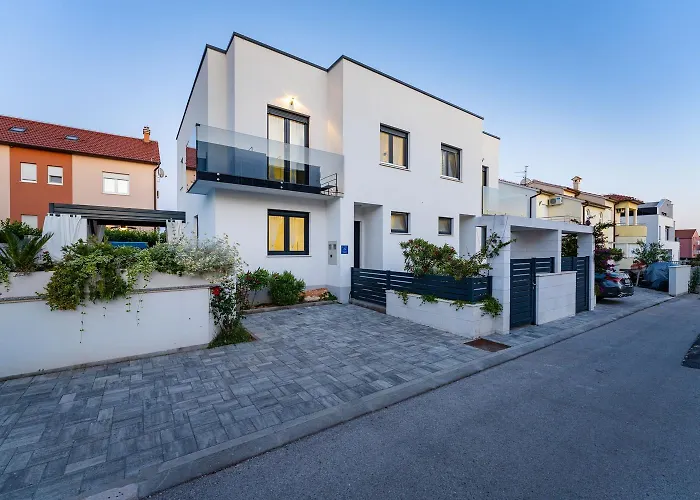 Essenza Mare In With Private Pool & Pet Friendly - Only 650 Meters From The