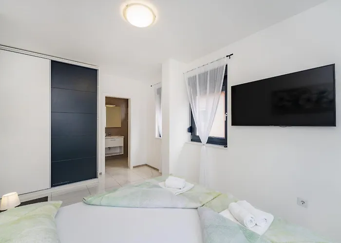 Essenza Mare In With Private Pool & Pet Friendly - Only 650 Meters From The * 沃迪切