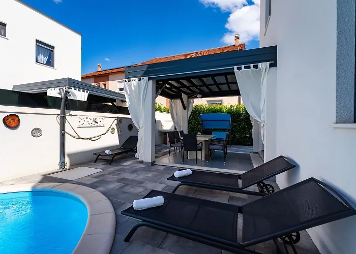 Villa Essenza Mare In With Private Pool & Pet Friendly - Only 650 Meters From The *