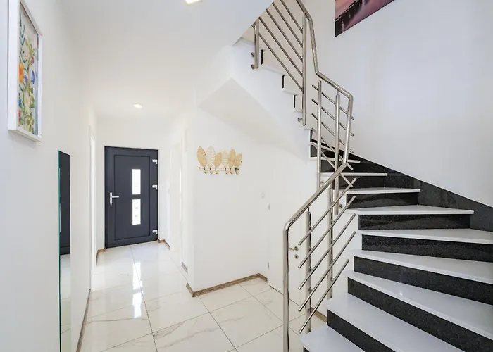 Essenza Mare In With Private Pool & Pet Friendly - Only 650 Meters From The *